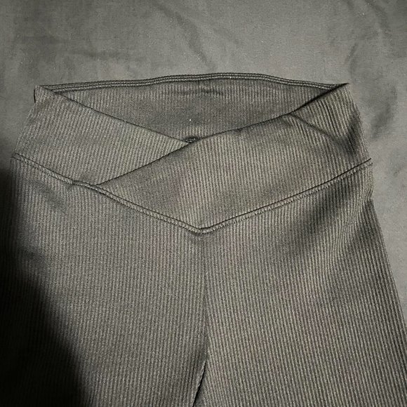 black H&M divided ribbed crossover pants/leggings size small - Picture 4 of 6